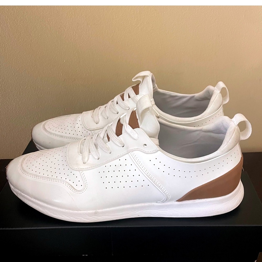 Steve Madden Mens White Tan Perforated Low Top Lifestyle Sneakers Size 11.5M